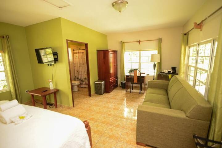 Room 5 of 83