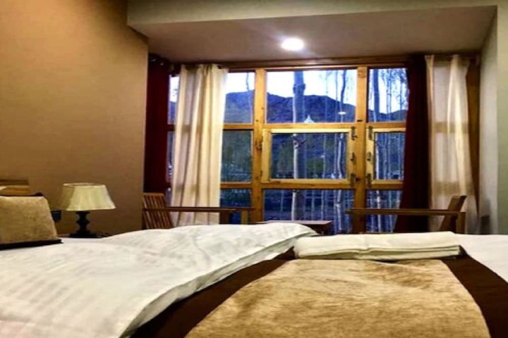 Room 9 of 35