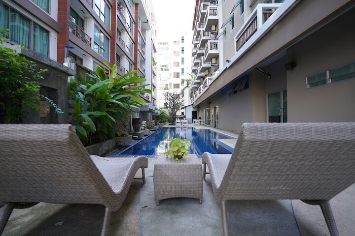 Hotel Pool