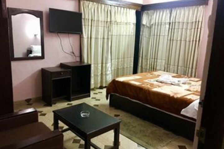 Room 7 of 38
