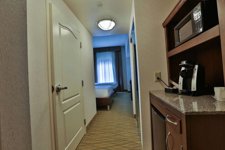 Room 36 of 76