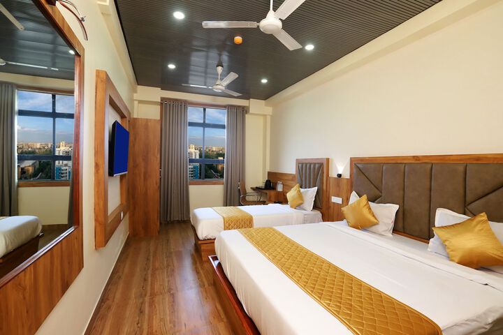 Room 13 of 28