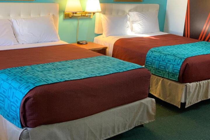 2 Queen Beds (4 of 5)