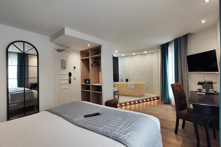 Room 17 of 57