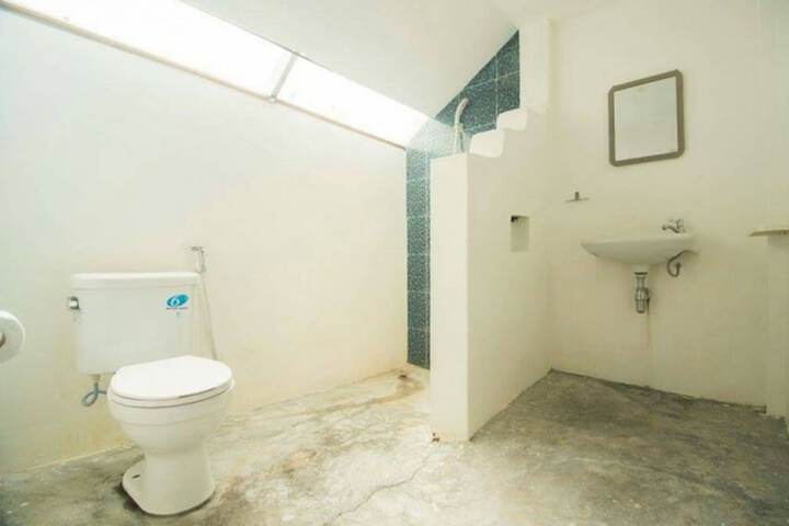 Room 12 of 27