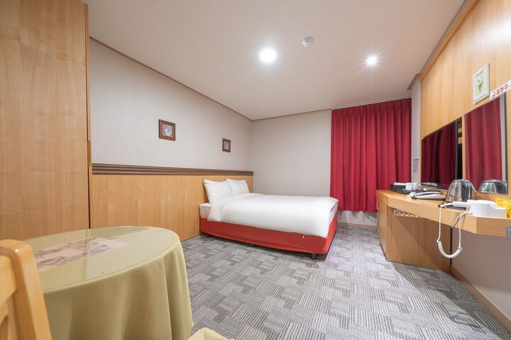 Room 40 of 65