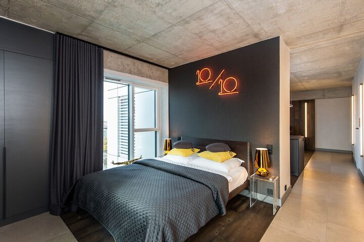 Room 35 of 155