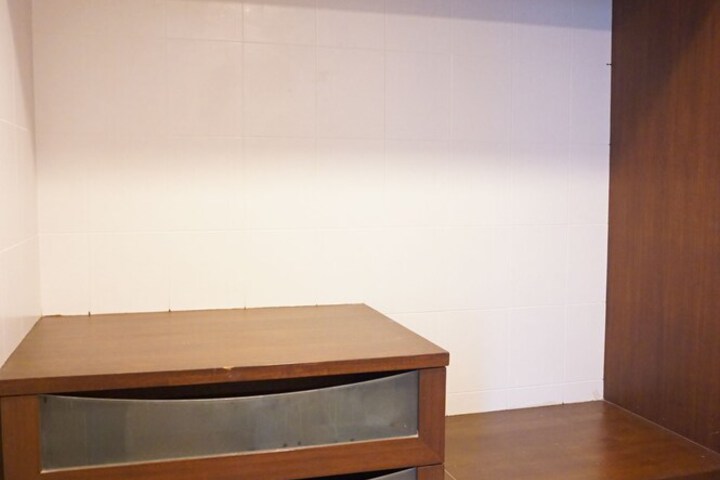 Room 6 of 52