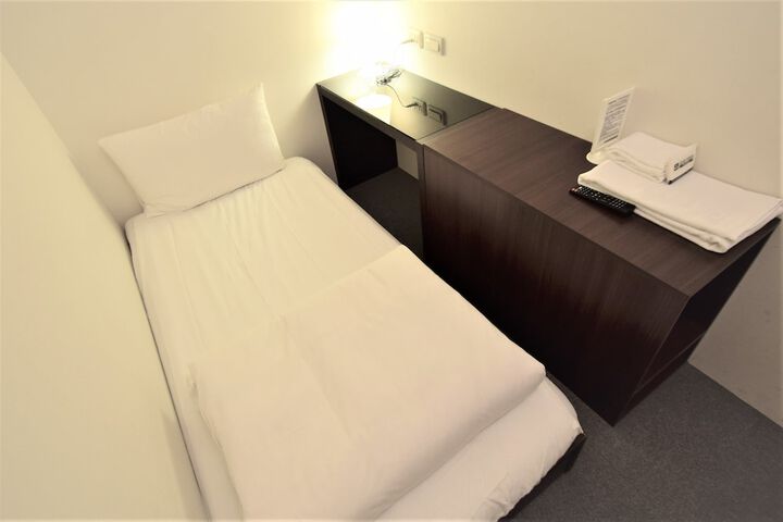 Room 16 of 44
