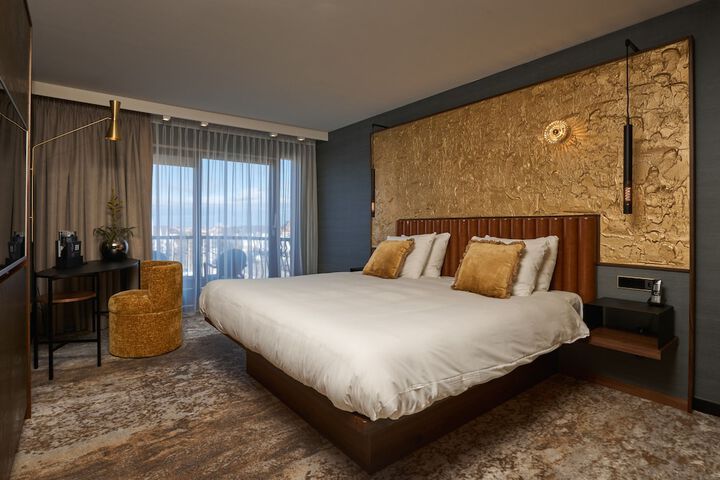 Room 4 of 45