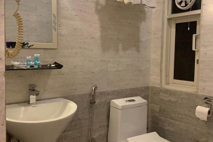 Room 10 of 52