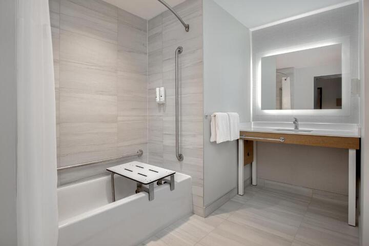 1 King Bed Suite (4 of 7)