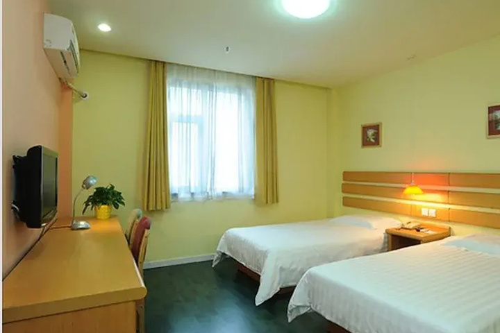 Room 2 of 6