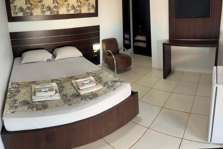 Room 5 of 13