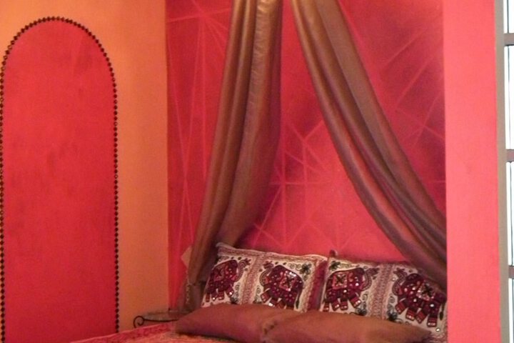 Room 2 of 36