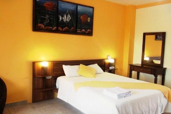 Room 4 of 33