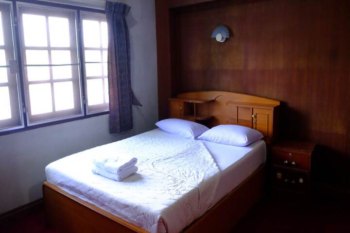 Room 7 of 42