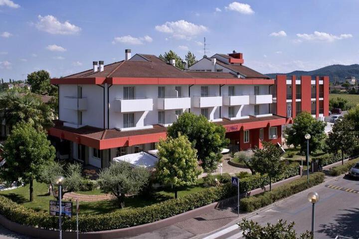 Hotel Lo Zodiaco