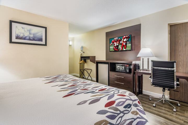 Superior King with Shower Only (7 of 11)