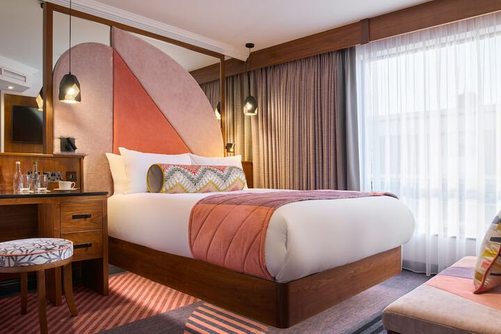 Room 9 of 21