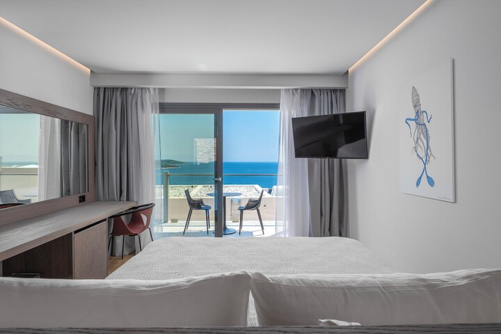 Room 4 of 260