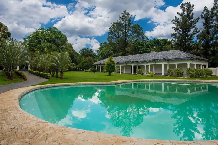 Pool 10 of 13