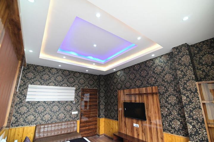 Room 5 of 42