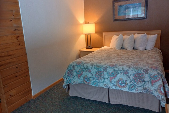 2 Queen Beds (24 of 28)