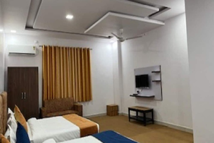 Room 10 of 26