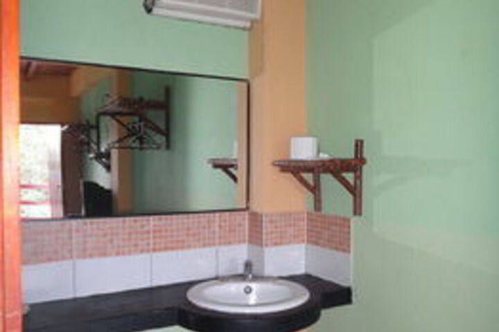 Room 3 of 28