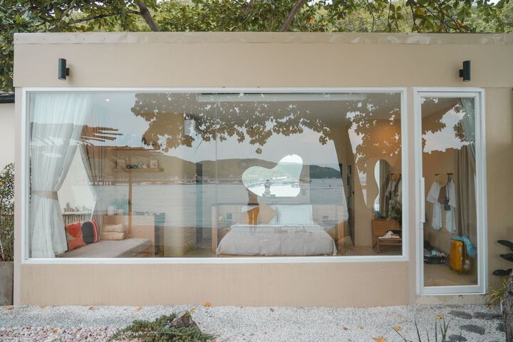 Room 6 of 26