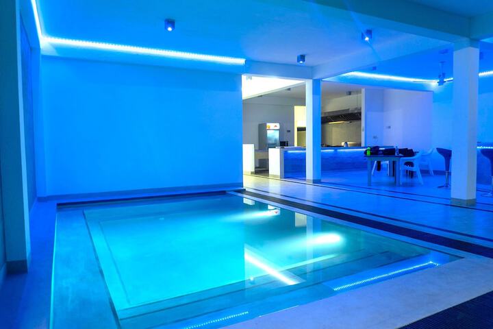 Pool 14 of 30