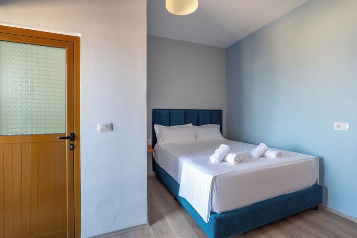 Room 30 of 96