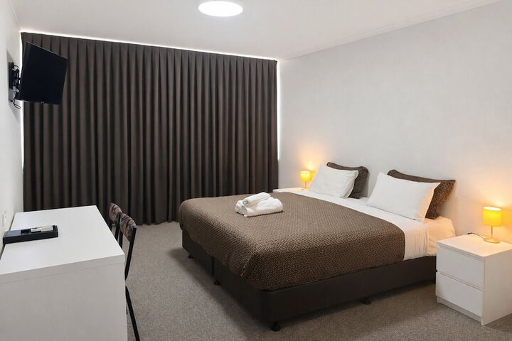 Room 4 of 24