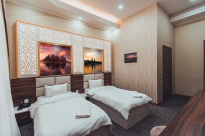 Room 8 of 48