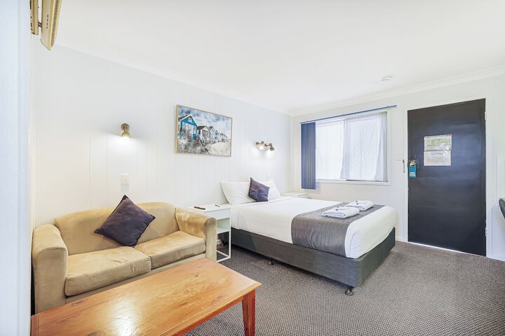 Room 2 of 50