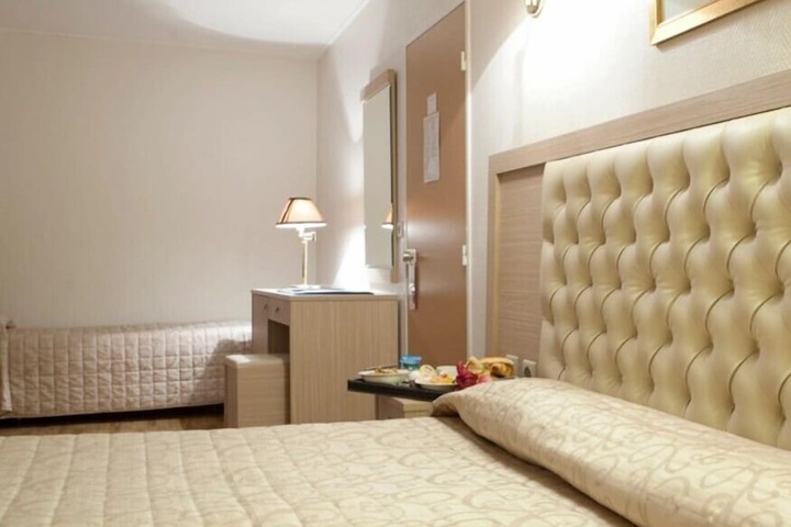 Room 19 of 37