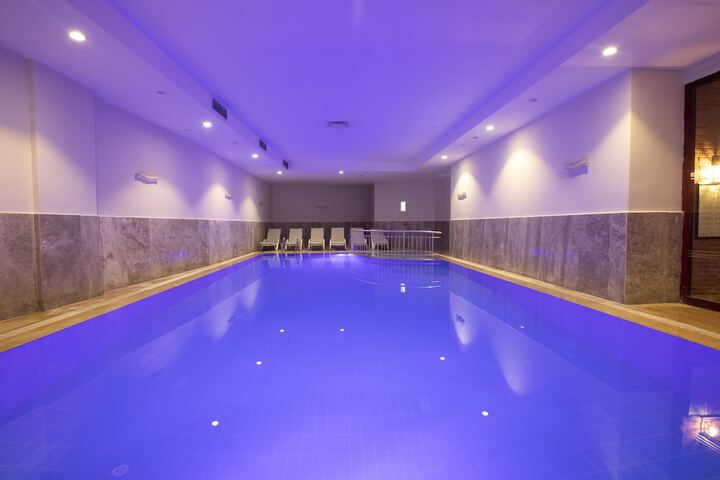 Pools & Facilities