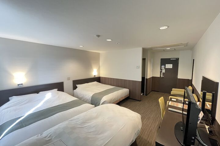 Room 12 of 47