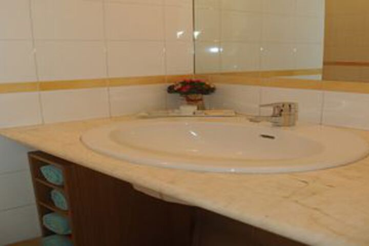 Room 4 of 29