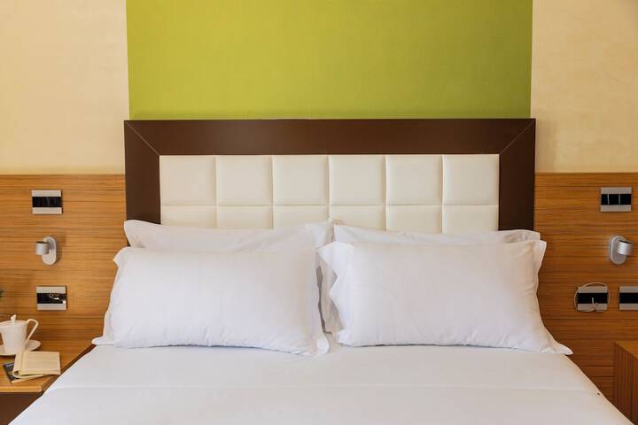 Room 2 of 17