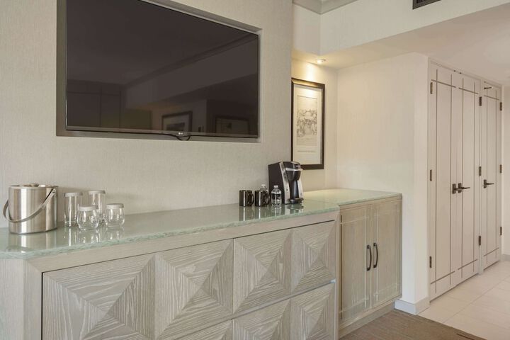 Minibar