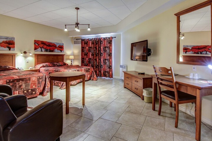Room 9 of 33