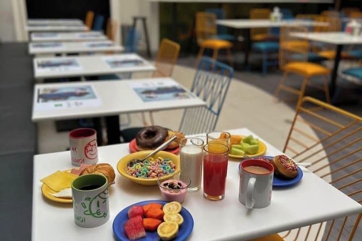 Breakfast buffet