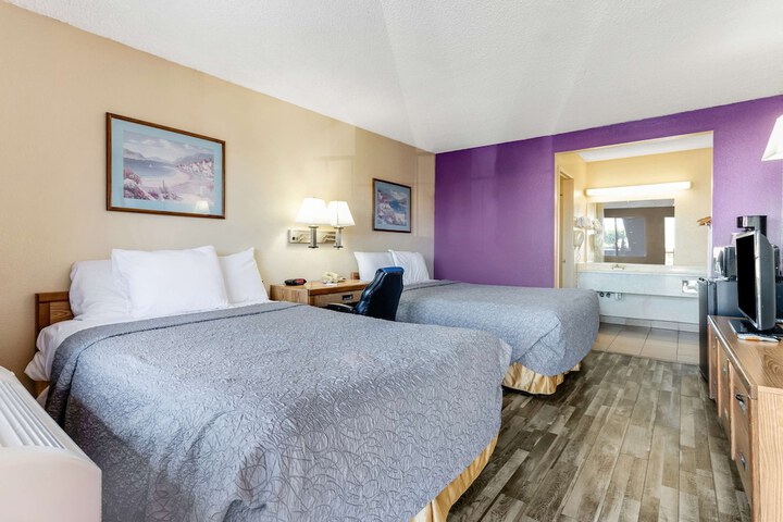 2 Double Beds (3 of 15)