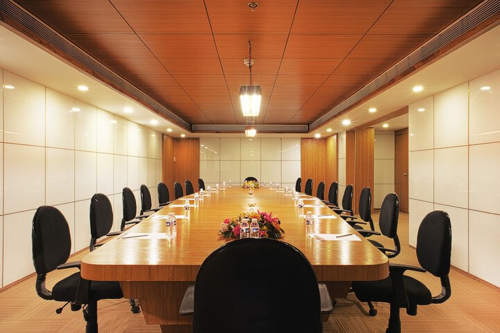 Business Center 24 of 28