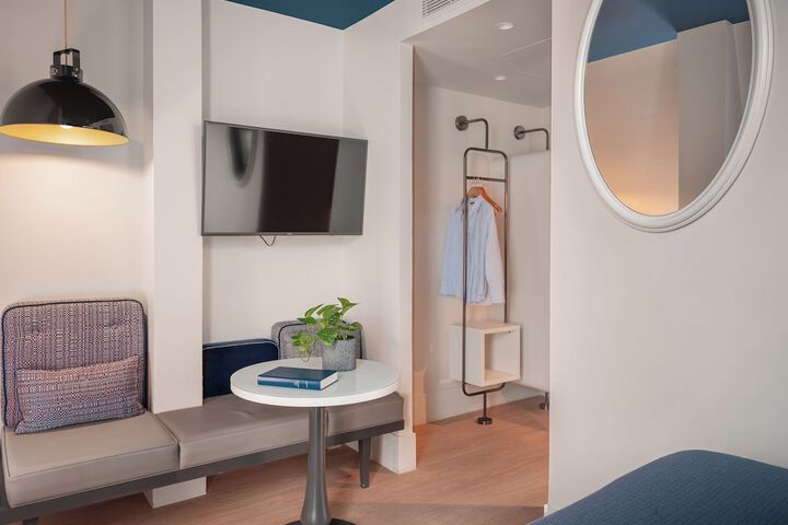 Room 13 of 65