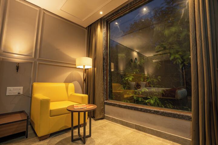 Room 11 of 21