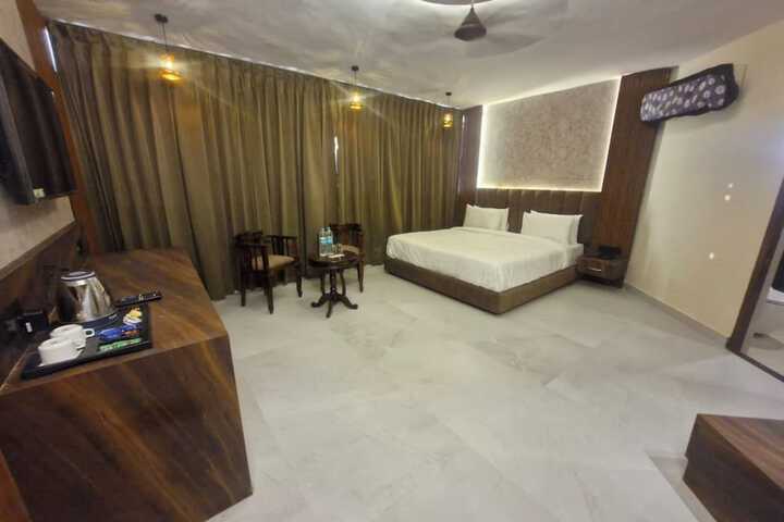 Room 11 of 41