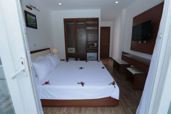 Room 6 of 61